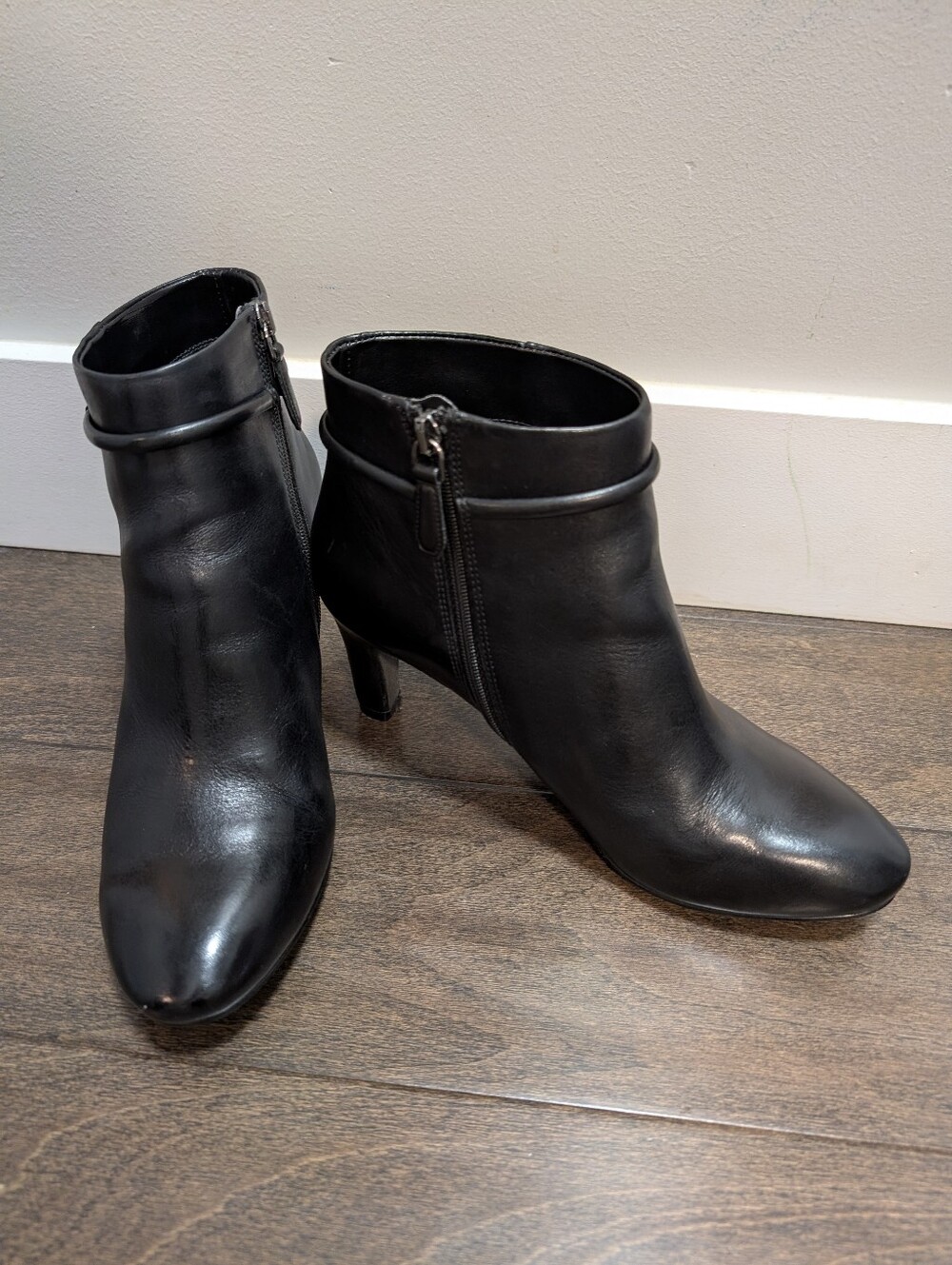 Black Leather ECCO Nephi Women's Ankle Boots - US 7.5/EU 38